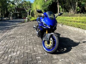 Yamaha R25 карбон в аренду на Бали